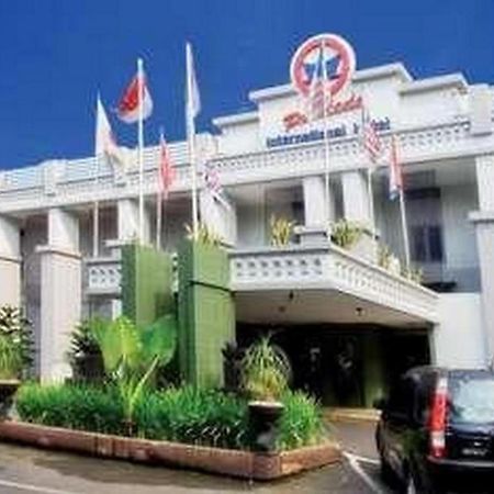 Hotel Pardede International Medan Kültér fotó