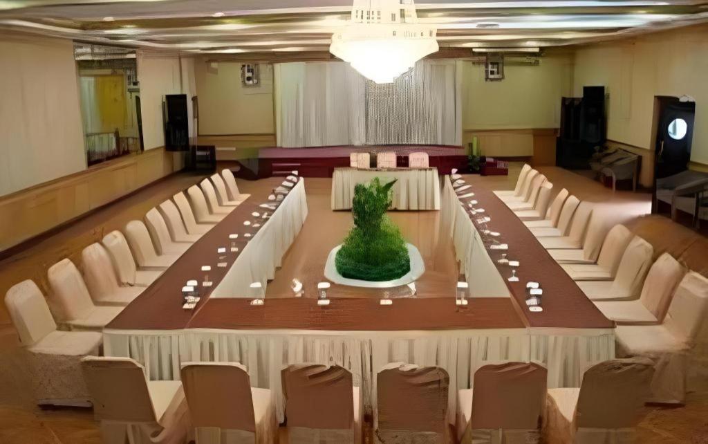 Hotel Pardede International Medan Kültér fotó